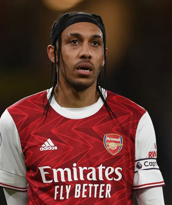 Framed Print : Aubameyang's Thrilling Performance: Arsenal vs Liverpool (2020-21) - Emirates Stadium Showdown