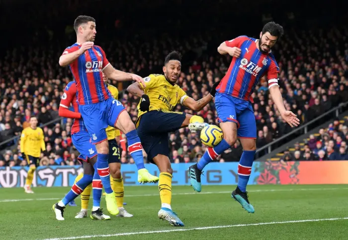 Framed Print : Aubameyang's Tight Squeeze: Crystal Palace vs Arsenal, Premier League 2019-20