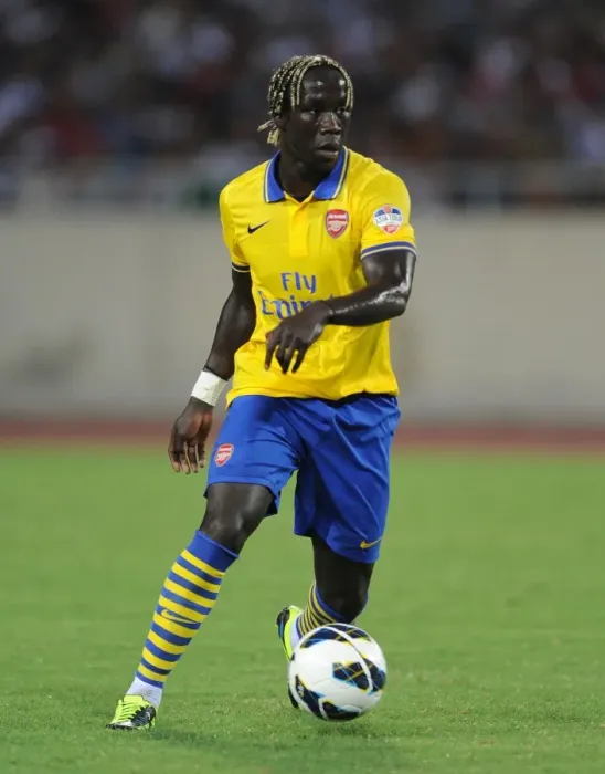 Framed Print : Bacary Sagna: In Action for Arsenal Against Vietnam (2013) Framed Print : Bacary Sagna: In Action for Arsenal Against Vietnam (2013)