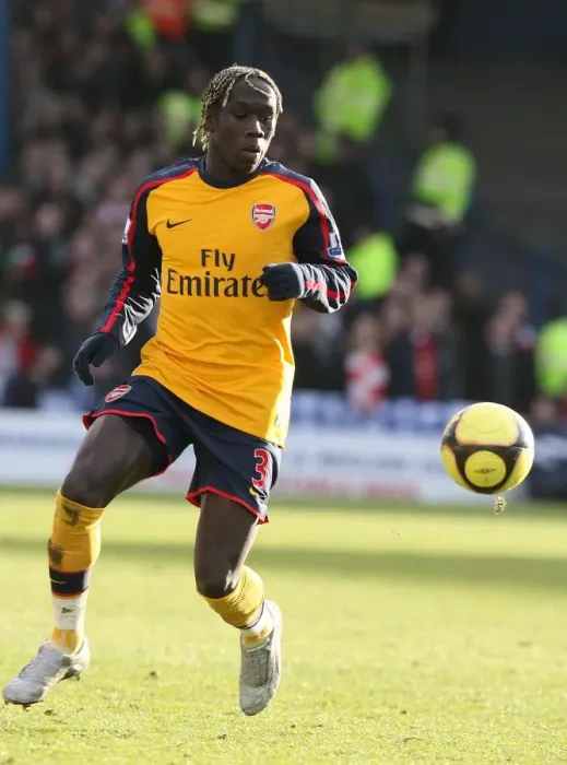 Framed Print : Bacary Sagna in Action: Arsenal's Defensive Battle at Cardiff City, FA Cup 2009