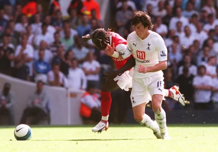 Framed Print : Bacary Sagna (Arsenal) Gareth Bale (Totteham)