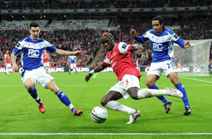 Framed Print : Bacary Sagna (Arsenal) Liam Ridgewell and Jean Beausejour (Birmingham)