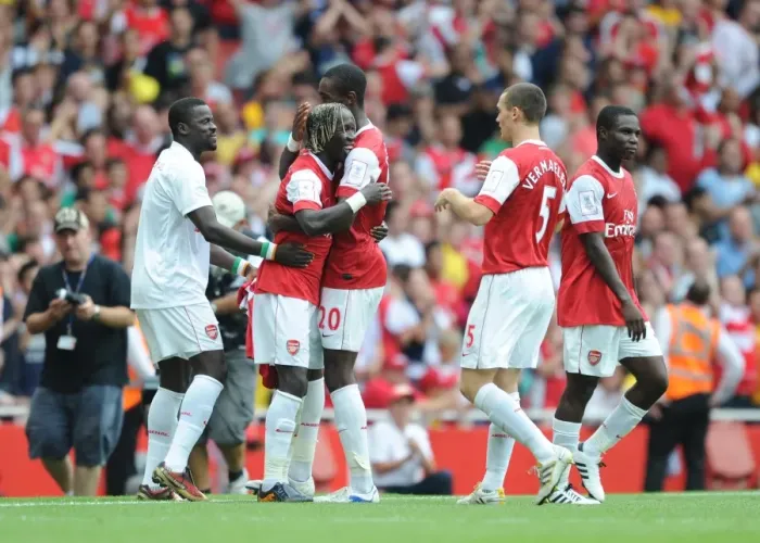 Framed Print : Bacary Sagna celebrates scoring Arsenals 2nd goal with Emmanuel Eboue