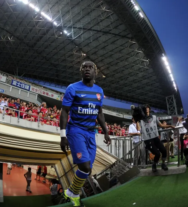 Framed Print : Bacary Sagna Gears Up: Arsenal vs Urawa Red Diamonds, Saitama 2013