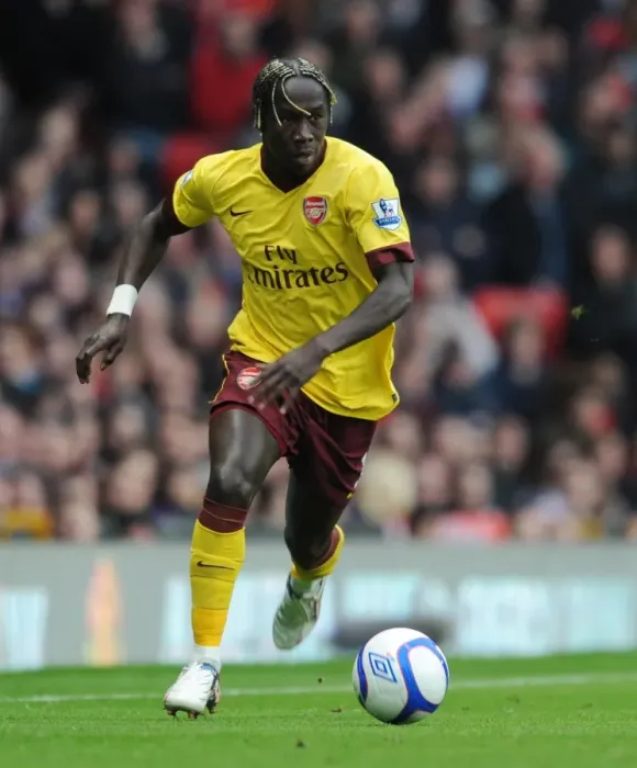 Framed Print : Bacary Sagna at Old Trafford: Arsenal's FA Cup Defiance in Manchester United's 2:0 Victory