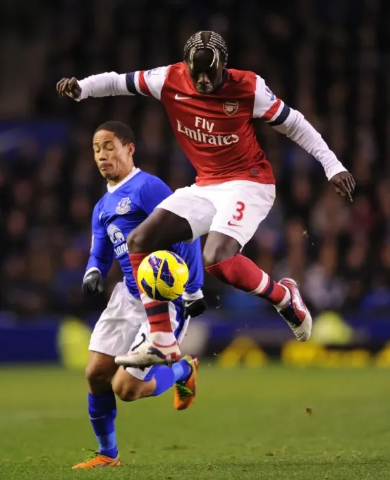 Framed Print : Bacary Sagna Outsmarts Steven Pienaar: A Premier League Showdown (2012-13) Framed Print : Bacary Sagna Outsmarts Steven Pienaar: A Premier League Showdown (2012-13)