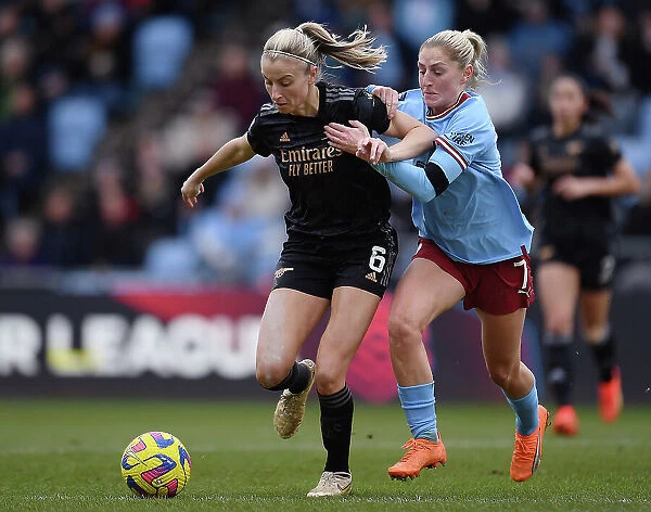 Battle in the FA Women's Super League: Manchester City vs. Arsenal - A Clash of Titans