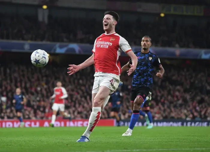 Framed Print : Battle in Group B: Declan Rice Fights for Arsenal's Victory over Sevilla in the 2023 / 24 UEFA Champions League