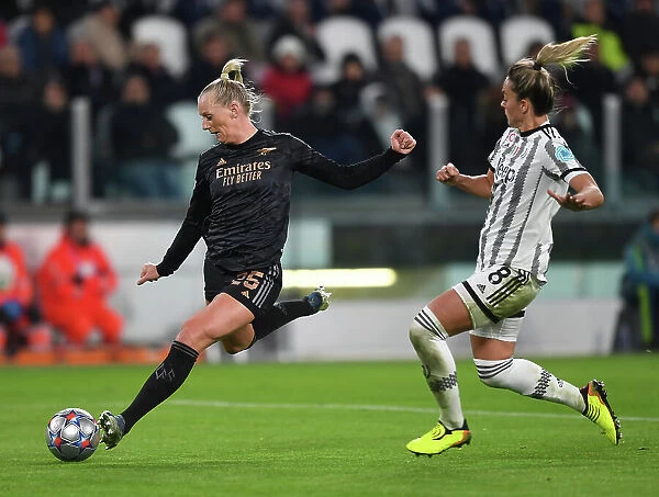 Battle in Group C: Arsenal vs Juventus - UEFA Women's Champions League