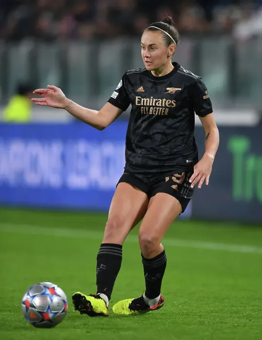 Framed Print : Battle in Group C: Caitlin Foord Fights for Arsenal against Juventus in UEFA Women's Champions League, Turin 2022