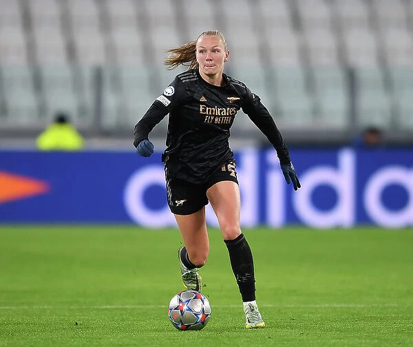 Battle in Group C: Frida Maanum of Arsenal in Action against Juventus - UEFA Women's Champions League 2022, Turin