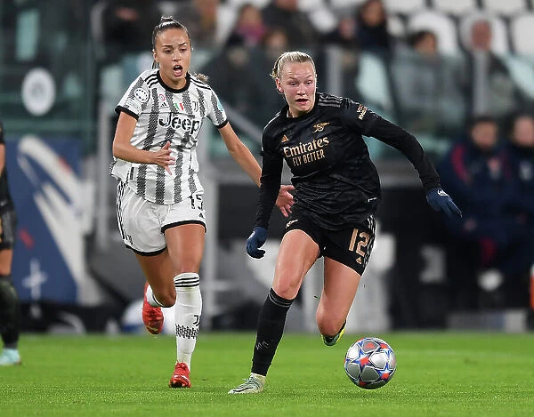 Battle in Group C: Juventus vs. Arsenal - UEFA Women's Champions League