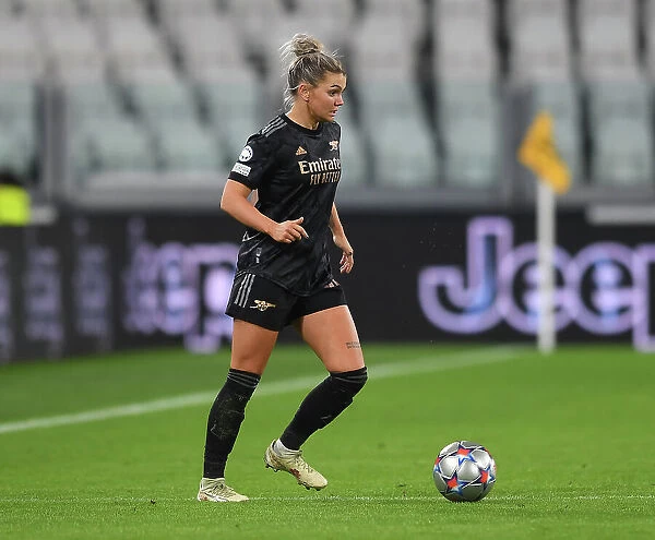 Battle in Group C: Juventus vs. Arsenal - UEFA Women's Champions League, Turin 2022: A Clash of Titans