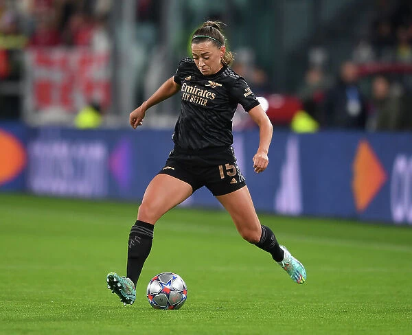 Battle in Group C: Katie McCabe Fights for Arsenal in Juventus Showdown - UEFA Women's Champions League (November 2022), Turin, Italy