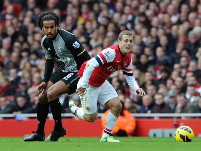 Framed Print : Battle of Midfield Icons: Wilshere vs. Huddlestone (Arsenal vs. Tottenham, 2012-13)
