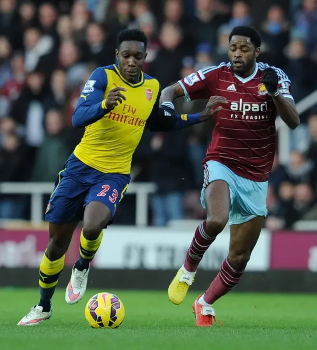 Framed Print : Battle of the Midfield: Welbeck vs. Song - Arsenal vs. West Ham (December 2014)