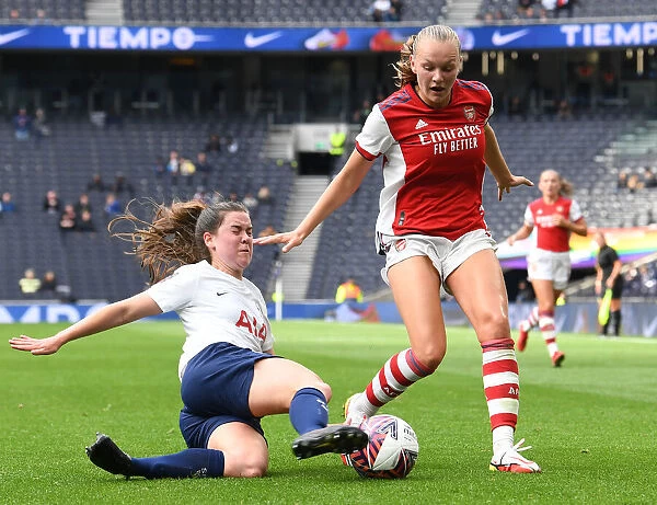 Battle of the Minds: Tottenham Hotspur Women vs. Arsenal Women - A Football Showdown