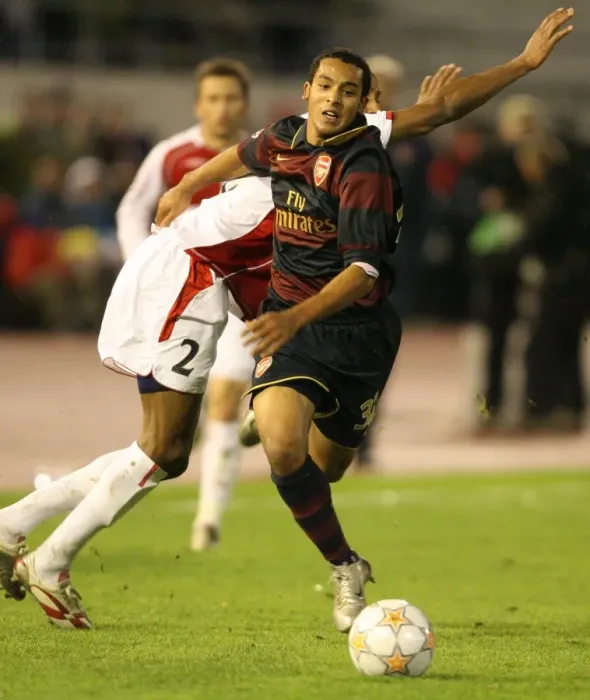 Framed Print : The Battle of Prague: Walcott vs. Tavares - Arsenal vs. Slavia Prague, UEFA Champions League, Group H, 7 / 11 / 2007 Framed Print : The Battle of Prague: Walcott vs. Tavares - Arsenal vs. Slavia Prague, UEFA Champions League, Group H, 7 / 11 / 2007