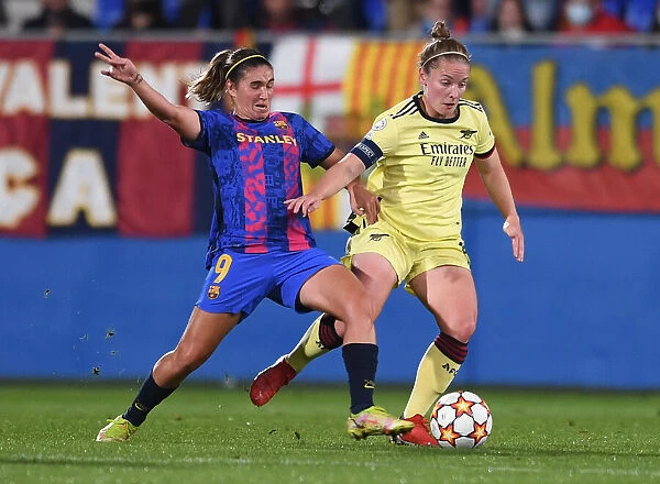 Battle for Supremacy: Kim Little vs Mariona Caldentey in Barcelona's Champions League Clash with Arsenal Women