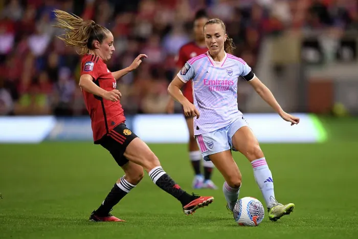 Framed Print : Battle for Supremacy: Lia Walti vs. Ella Toone - Manchester United vs. Arsenal FC Women's Super League Showdown