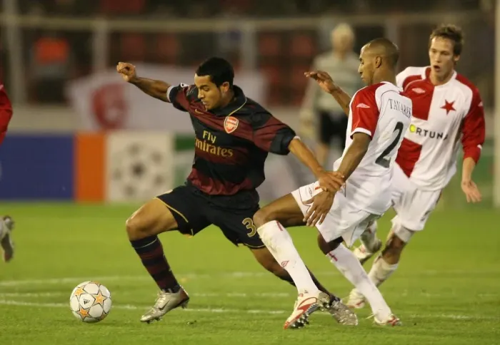Framed Print : The Battle of Wings: Walcott vs. Tavares, Arsenal vs. Slavia Prague, UEFA Champions League, 2007 Framed Print : The Battle of Wings: Walcott vs. Tavares, Arsenal vs. Slavia Prague, UEFA Champions League, 2007