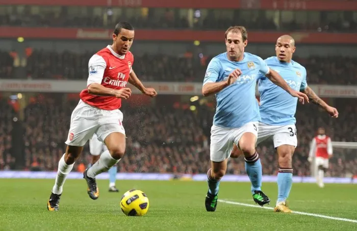 Framed Print : The Battle of the Wings: Walcott vs. Zabaleta in the Scoreless Arsenal-Man City Clash, Emirates Stadium, 2011