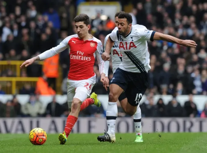 Framed Print : Bellerin Outruns Dembele: Tottenham vs. Arsenal, Premier League 2015-16