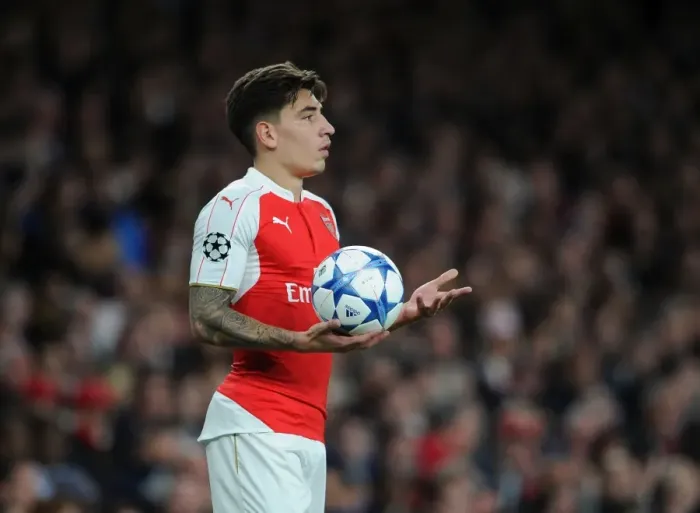 Framed Print : Bellerin Stands Firm Against Olympiacos in Arsenal's 2015 Champions League Battle
