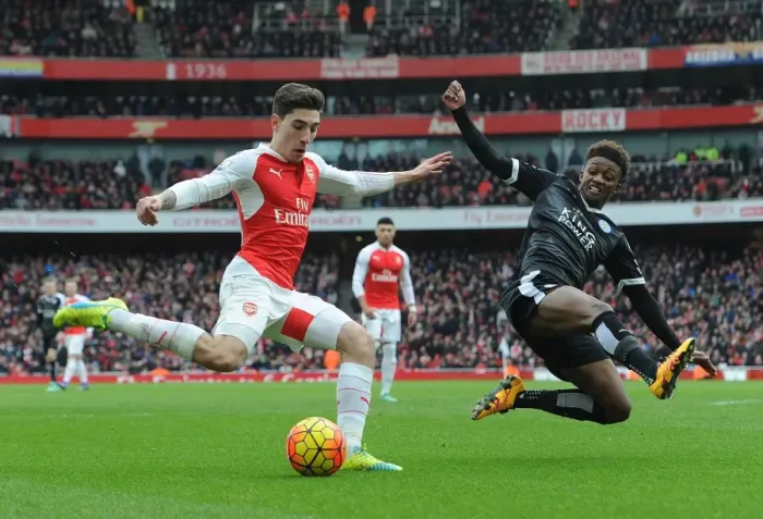 Framed Print : Bellerin vs Gray: Intense Face-Off in Arsenal vs Leicester Premier League Clash