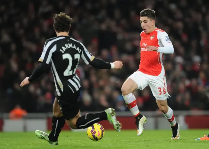 Framed Print : Bellerin vs Janmaat: Intense Battle at Emirates Stadium - Arsenal vs Newcastle United, Premier League 2014 / 15 Framed Print : Bellerin vs Janmaat: Intense Battle at Emirates Stadium - Arsenal vs Newcastle United, Premier League 2014 / 15