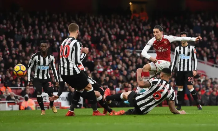 Framed Print : Bellerin vs Lascelles: Intense Shootout at Arsenal's Emirates Stadium - Arsenal v Newcastle United, Premier League 2017-18