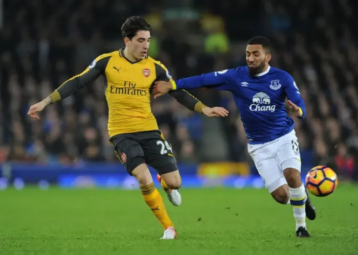 Framed Print : Bellerin vs Lennon: Everton vs Arsenal, Premier League Clash (2016-17)