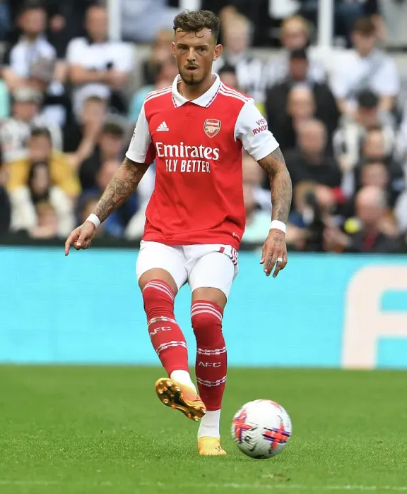Framed Print : Ben White's Defiant Performance: Arsenal Hold Off Newcastle United in Premier League Showdown (2022-23)