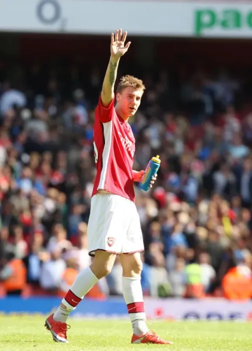 Framed Print : Bendtner Scores in Arsenal's 2-0 Victory over Middlesbrough (April 2009)
