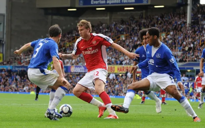 Framed Print : Bendtner's Six-Goal Blitz: Arsenal's Dominance Over Everton (15-8-2009) Framed Print : Bendtner's Six-Goal Blitz: Arsenal's Dominance Over Everton (15-8-2009)