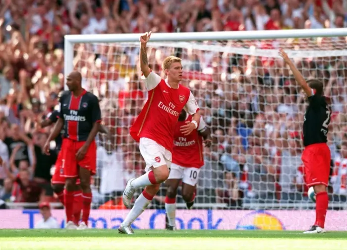 Framed Print : Bendtner's Stunner: Arsenal's 2-1 Emirates Cup Victory Over Paris Saint-Germain, 2007