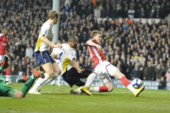 Framed Print : Bendtner's Unforgettable Strike: Arsenal's Comeback Goal Against Tottenham, 14-15 Season