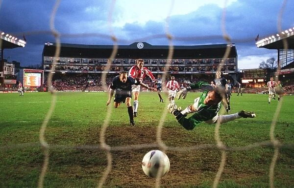 Bergkamp goal2 030125AFC.jpg