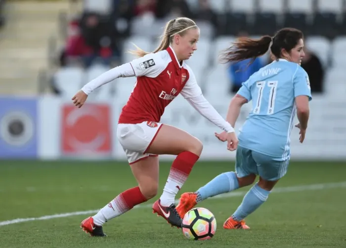 Framed Print : Beth Mead in Action: Arsenal Women vs. Sunderland Ladies, WSL 1 (November 2017)