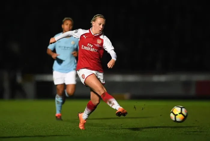 Framed Print : Beth Mead in Action: Arsenal Women's Thrilling Showdown against Manchester City Ladies in Continental Cup Final