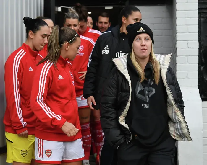 Framed Print : Beth Mead: Arsenal Star Gears Up for FA WSL Showdown Against Everton at Meadow Park