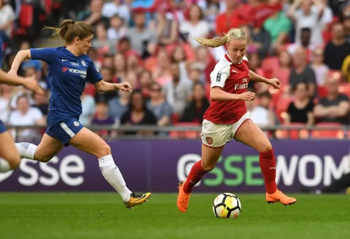 Framed Print : Beth Mead: Arsenal Women's Star Shines Bright at FA Cup Final vs. Chelsea Ladies