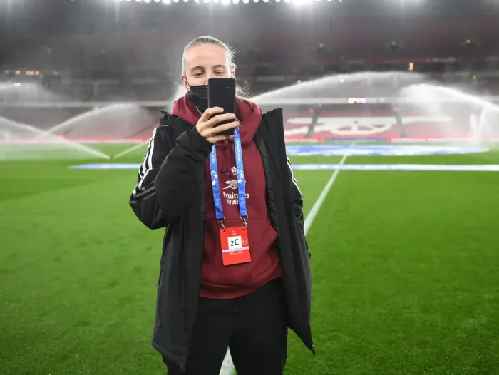 Framed Print : Beth Mead Gears Up: Arsenal WFC Takes on FC Barcelona in UEFA Women's Champions League at Emirates Stadium
