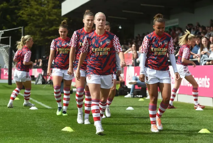 Framed Print : Beth Mead Prepares for Arsenal vs. Chelsea FA Cup Semi-Final Showdown