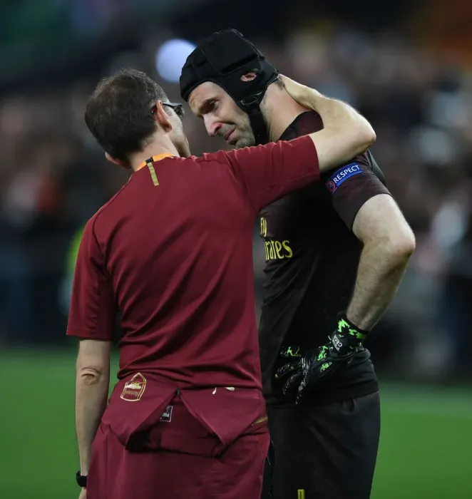 Framed Print : Bittersweet End: Cech Consoled by Garcia after Arsenal's Europa League Defeat to Chelsea