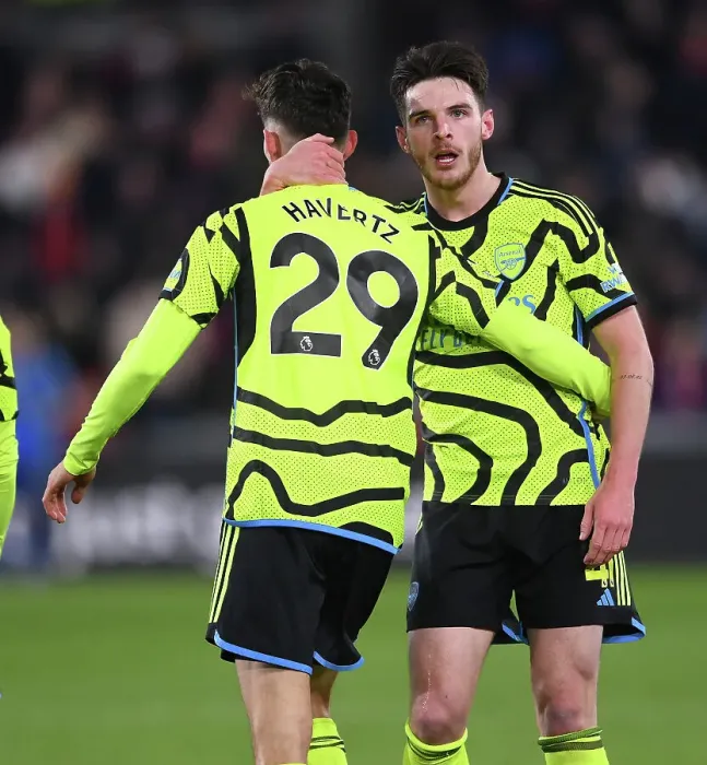 Framed Print : Brentford vs Arsenal: Havertz and Rice Clash in Premier League Showdown (2023-24)