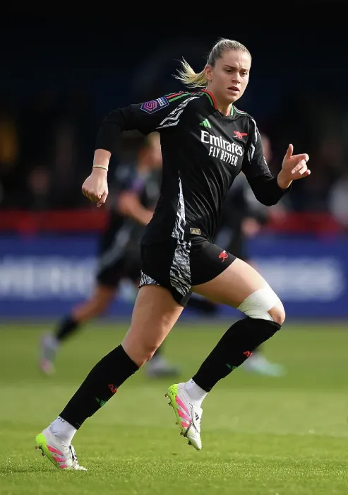 Framed Print : Brighton & Hove Albion FC v Arsenal FC - Barclays Women's Super League Brighton & Hove Albion FC v Arsenal FC - Barclays Women's Super League