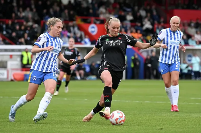 Framed Print : Brighton & Hove Albion FC v Arsenal FC - Barclays Women's Super League Brighton & Hove Albion FC v Arsenal FC - Barclays Women's Super League