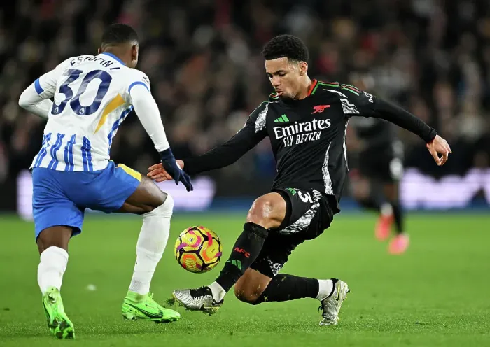 Framed Print : Brighton & Hove Albion FC v Arsenal FC - Premier League Framed Print : Brighton & Hove Albion FC v Arsenal FC - Premier League