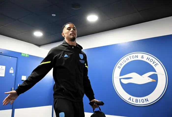 Framed Print : Brighton & Hove Albion v Arsenal FC - Premier League Framed Print : Brighton & Hove Albion v Arsenal FC - Premier League